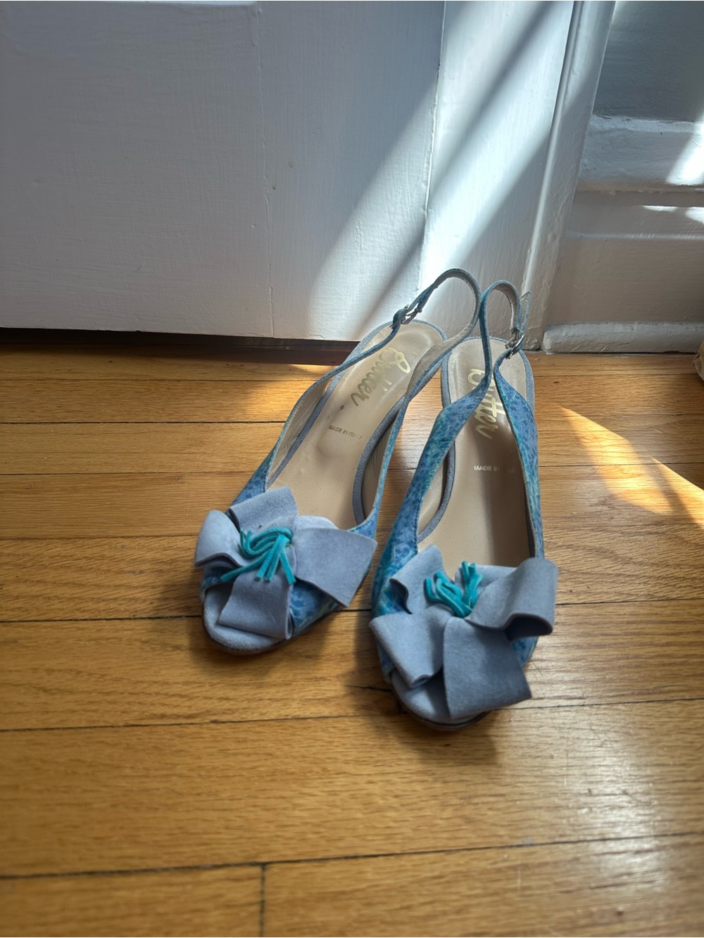 Butter Blue Patterned Slingback Kitten Heels with Bow Sz 9 Made in Italy - Picture 2 of 3